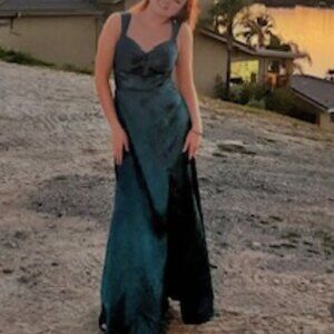 JJs HOUSE GORGEOUS GOWN HOMECOMING